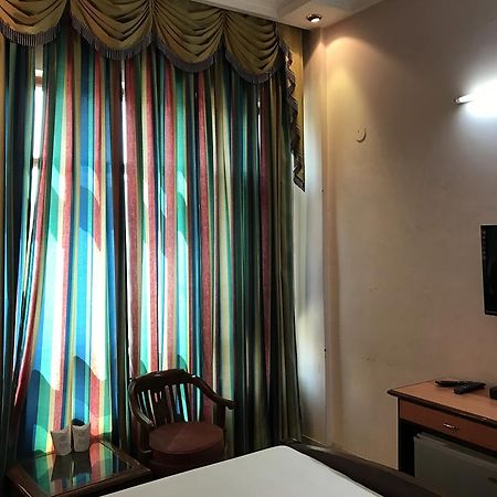 Hotel D R International Ambāla Esterno foto