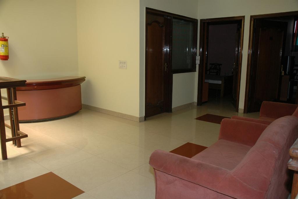 Hotel D R International Ambāla Esterno foto